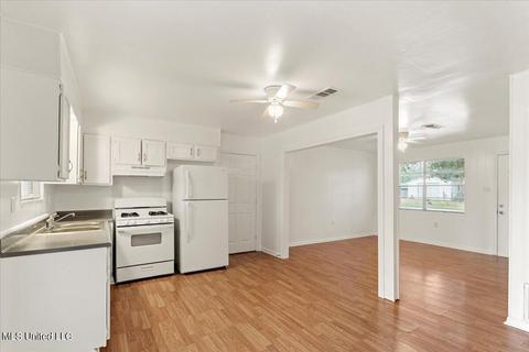 302 Saint Augustine Ave, Long Beach, MS 39560 photo 10
