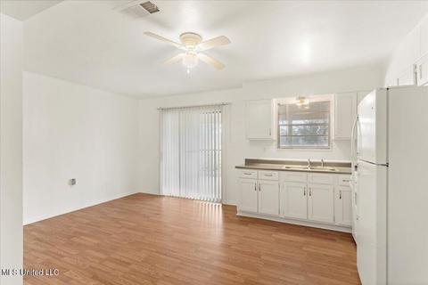 302 Saint Augustine Ave, Long Beach, MS 39560 photo 9