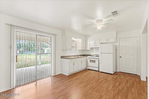 302 Saint Augustine Ave, Long Beach, MS 39560 photo 8