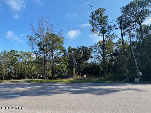 6635 Bridge View Dr, Biloxi, MS 39532 photo 1