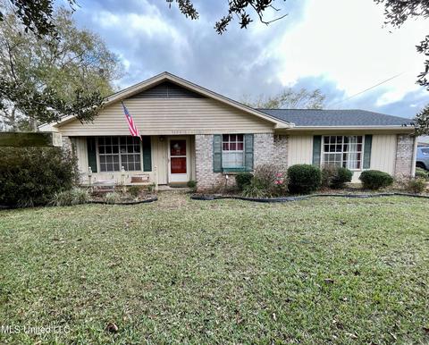 3308 Prescott Dr, Moss Point, MS 39562