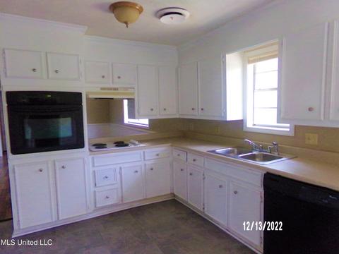 364 Allstate Dr, Jackson, MS 39211 photo 4