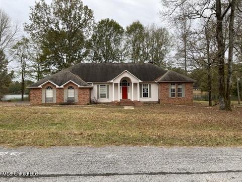 4302 Pine Lake Dr, Terry, MS 39170