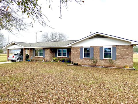 301 E Mcpherson Dr, Monticello, MS 39654 photo 1
