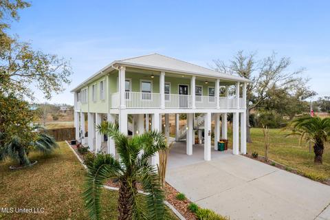 125 Markham Dr, Long Beach, MS 39560 photo 2