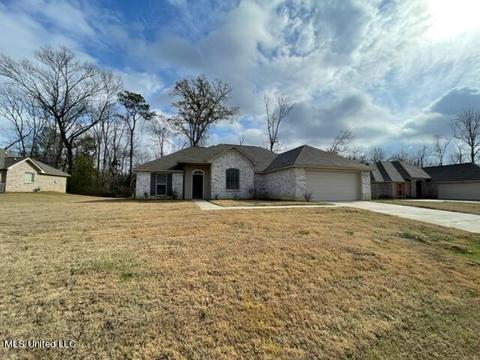 125 Cypress Bend Blvd, Terry, MS 39170 photo 2