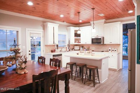 100 Cedar Green Cv, Canton, MS 39046 photo 2