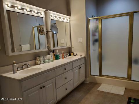 6900 Gregory Dr, Biloxi, MS 39532 photo 9