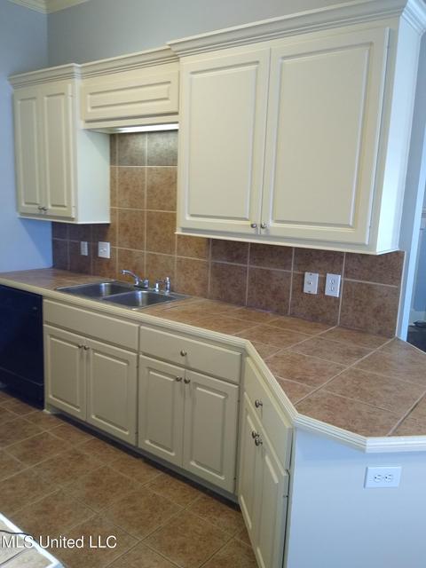 706 Trinity Ln, Ridgeland, MS 39157 photo 4
