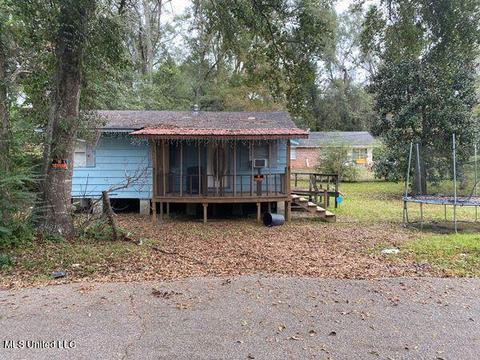 515 E Second Ave, Wiggins, MS 39577 photo 1