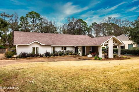 406 St Andrews Dr, Jackson, MS 39211 photo 2