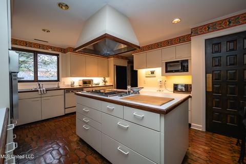 257 Brae Burn Dr, Jackson, MS 39211 photo 11