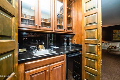 257 Brae Burn Dr, Jackson, MS 39211 photo 5