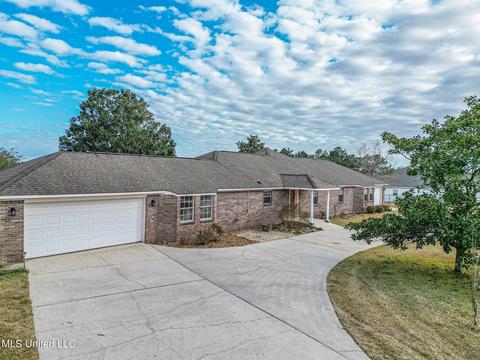 11138 Jason Dr, Pass Christian, MS 39571