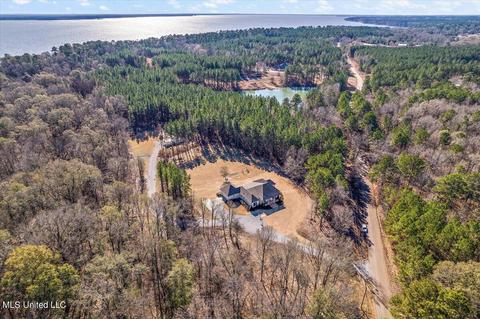 683 Twelve Oaks Trce, Canton, MS 39046 photo 1