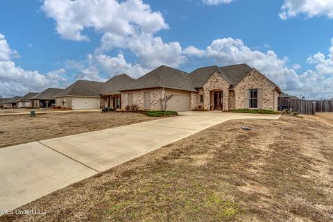 183 Falls Crossing Xing, Madison, MS 39110 photo 3