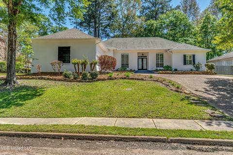 408 Woodlands Cir, Brandon, MS 39047