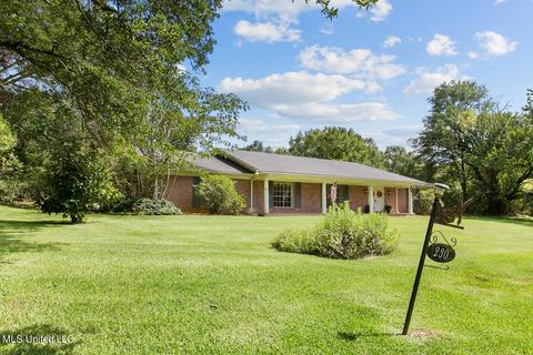 230 Port Gibson St, Raymond, MS 39154
