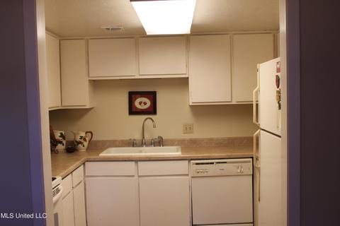 5155 Wayneland Dr # D1, Jackson, MS 39211 photo 10