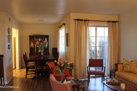 5155 Wayneland Dr # D1, Jackson, MS 39211 photo 1