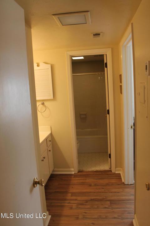 5155 Wayneland Dr # D1, Jackson, MS 39211 photo 13
