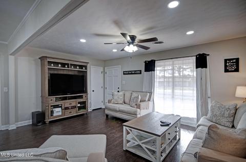 1138 Greenbriar St, Jackson, MS 39211 photo 8