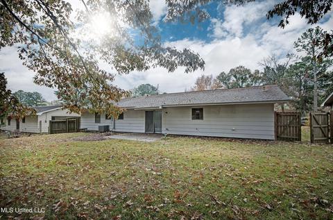 1138 Greenbriar St, Jackson, MS 39211 photo 25