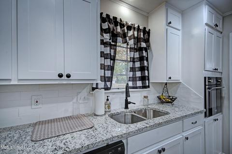 1138 Greenbriar St, Jackson, MS 39211 photo 12