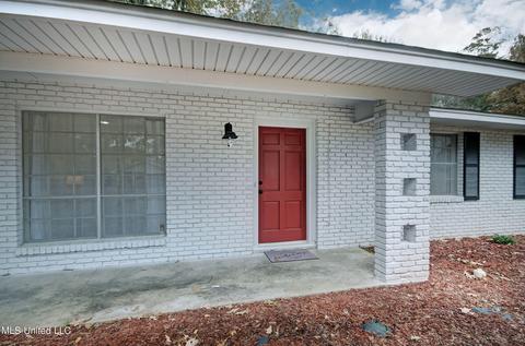 1138 Greenbriar St, Jackson, MS 39211 photo 3