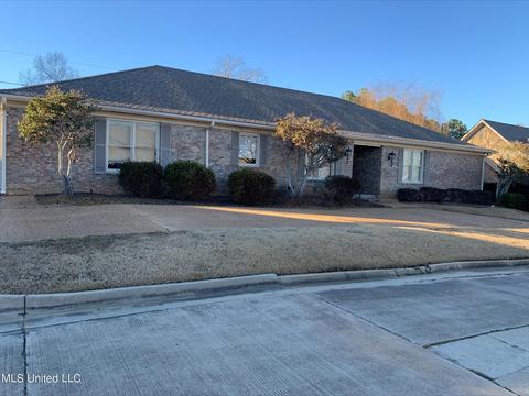 13 Glen Eagles Dr, Jackson, MS 39211 photo 1