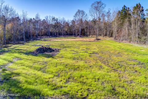 6459 Simmons Dr, Long Beach, MS 39560 photo 3