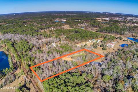 6459 Simmons Dr, Long Beach, MS 39560