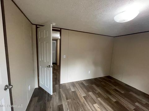 136 Valley Cv, Florence, MS 39073 photo 4
