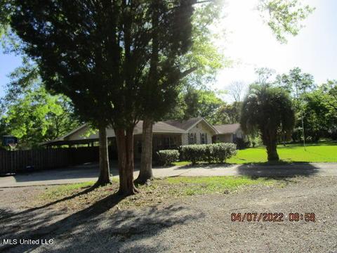 9014 Graham Rd, Moss Point, MS 39562 photo 2