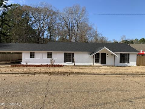 6115 Floral Dr, Jackson, MS 39206 photo 1