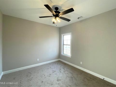 8085 Williamson Dr, Olive Branch, MS 38654 photo 13