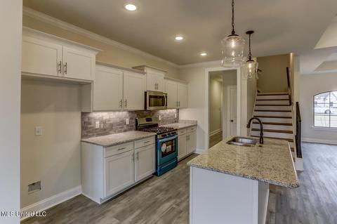 Kitchen - 8071 Briscoe Dr, Olive Branch, MS 38654 photo 1 of 2