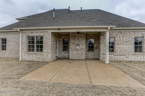 Exterior - 8071 Briscoe Dr, Olive Branch, MS 38654 photo 2 of 4