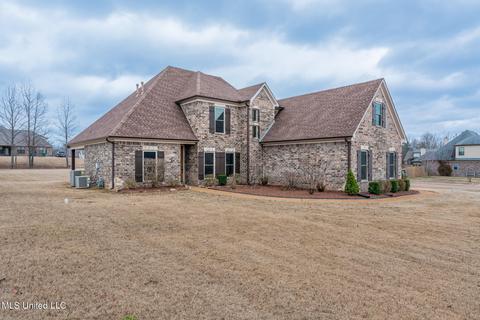 6208 Castleton Dr, Olive Branch, MS 38654 photo 2