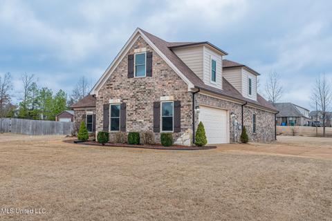 6208 Castleton Dr, Olive Branch, MS 38654 photo 3