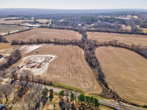 2739 Cleveland Rd, Hernando, MS 38632