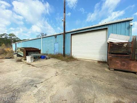 9045 Fricke Rd, Bay Saint Louis, MS 39520