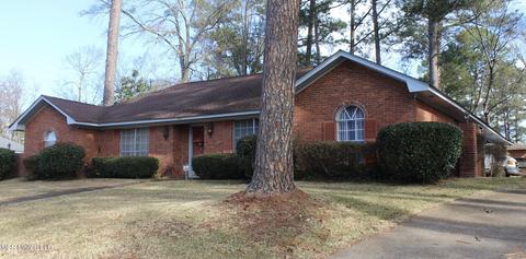 869 Winthrop Cir, Jackson, MS 39206