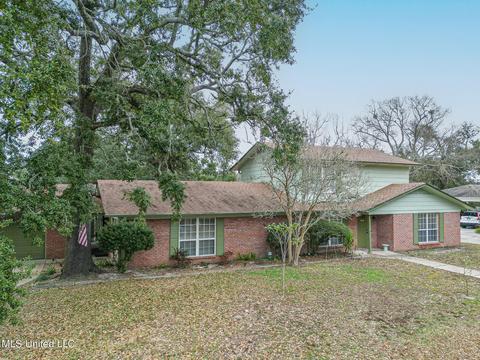 127 English Village Dr, Long Beach, MS 39560