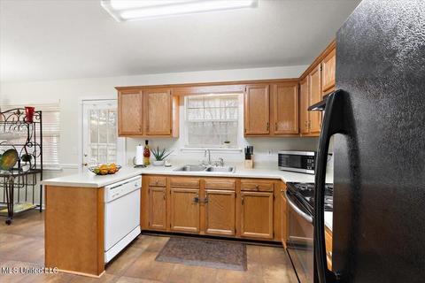 986 Bullrun Dr, Byram, MS 39272 photo 9