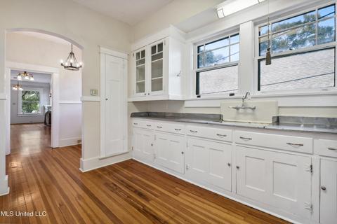 Kitchen - 116 Benachi Ave, Biloxi, MS 39530 photo 3 of 4