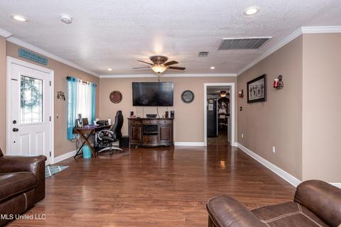 10317 Kevin Dr, Moss Point, MS 39562 photo 8