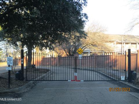 6243 Waterford Dr, Jackson, MS 39211 photo 3