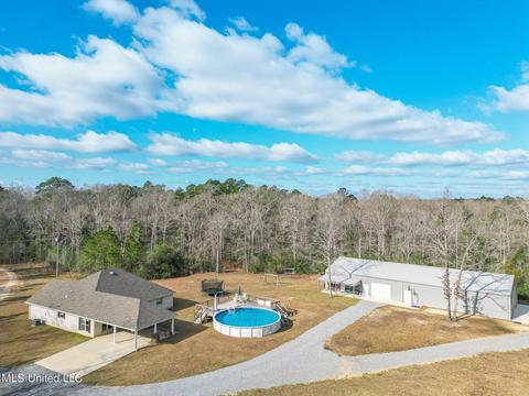 60 Carl Taylor Rd, Wiggins, MS 39577 photo 1