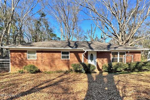 161 Meadow St, Lucedale, MS 39452 photo 2